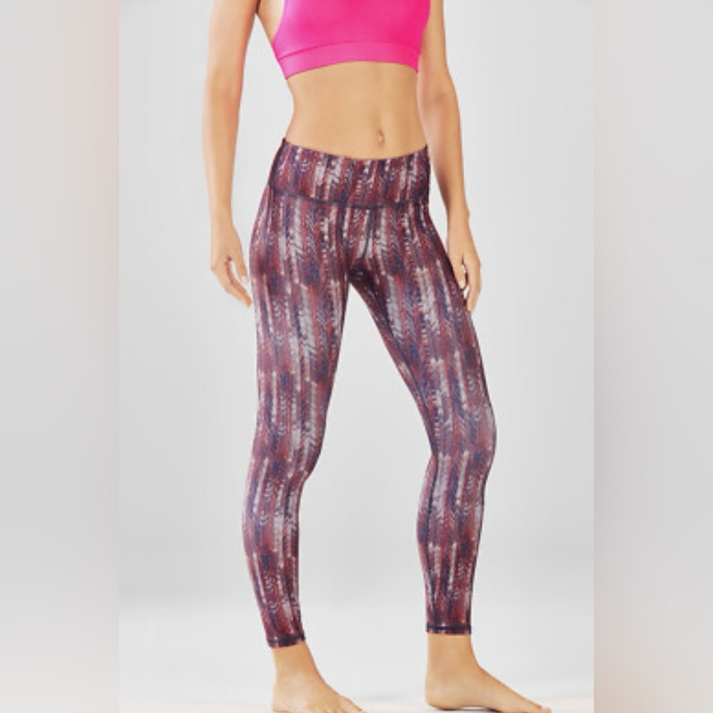 4/$20 Fabletics Powerhold Catinia Burgundy Black Chevron Print Leggings